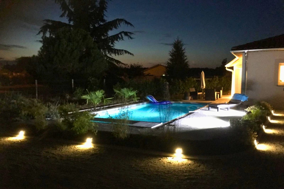 Éclairage extérieur piscine