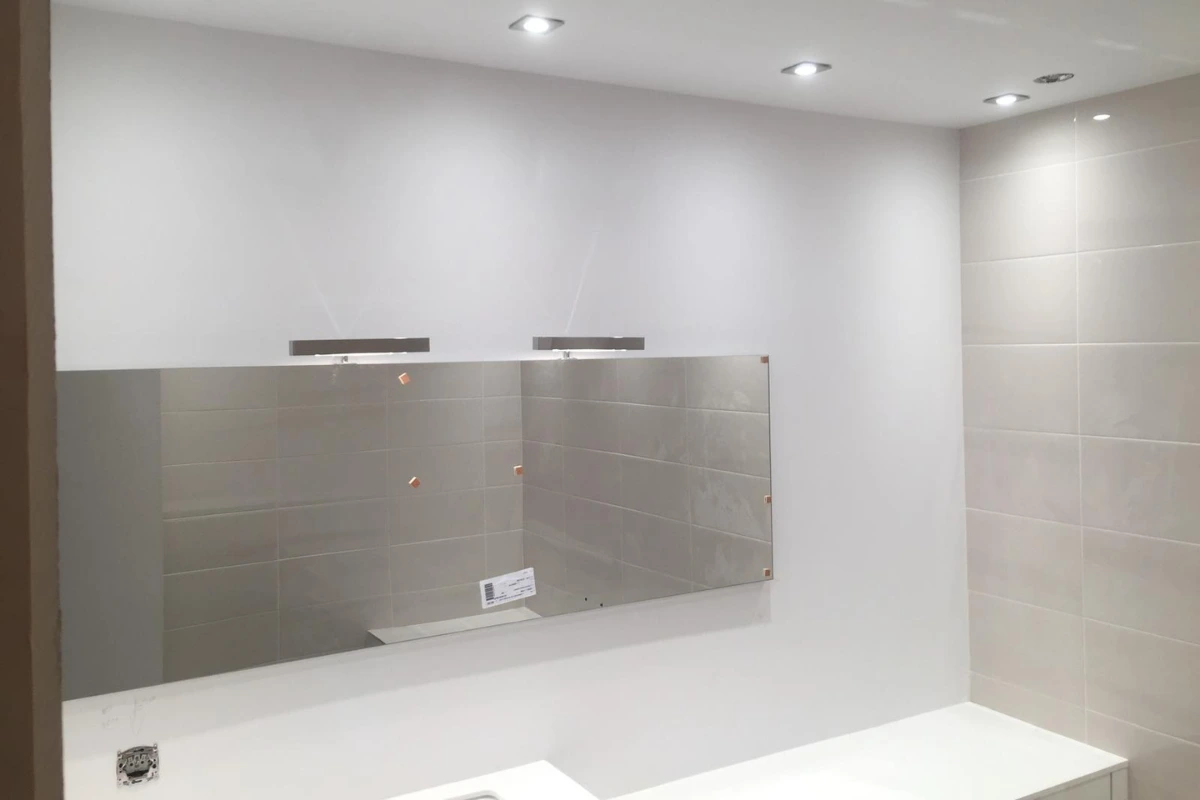 Éclairage spots LED salle de bain